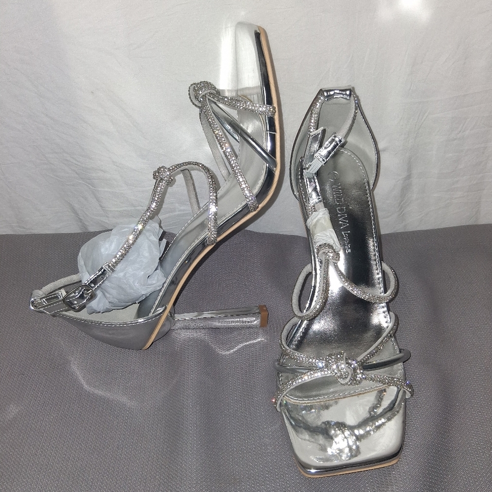 Wild Diva Louges Shiny Silver Strappy Heels Size 10 - Picture 10 of 15